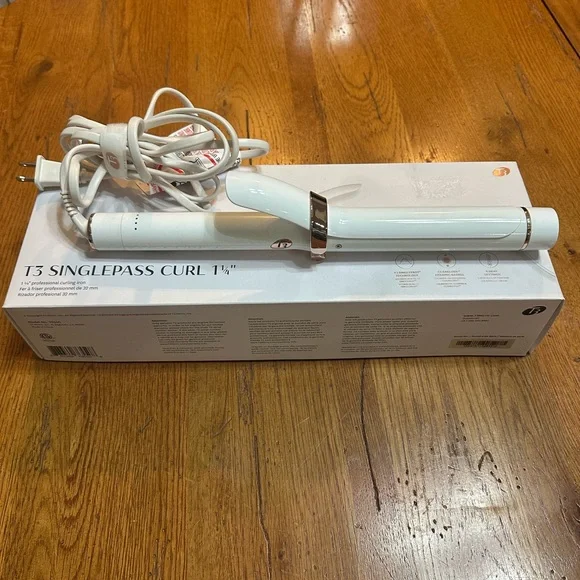 T3 SinglePass Curl 1 1/4” Professionsl Curling Iron - Picture 1 of 9